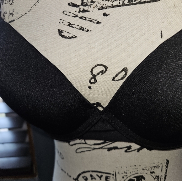YMI Intimates Womans Black Bra Size 36C - Picture 4 of 10